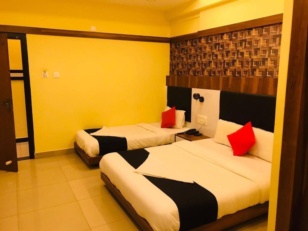 Hotel Keerthana Puttur Puttur  外观 照片